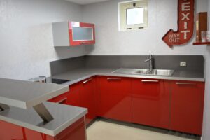 cuisine rouge et grise